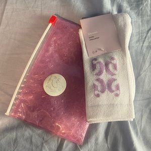 GLOSSIER SOCKS PLUS GLOSSIER LONDON STICKER AND PINK BUBBLE POUCH